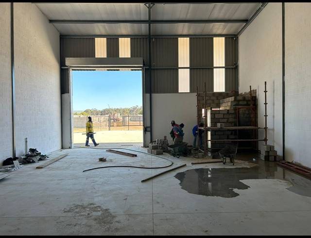 240M² WAREHOUSE TO LET IN FISANTEKRAAL